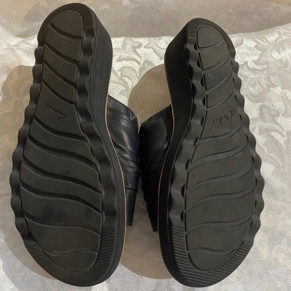 Clarks Black Leather Women's Sandals Size 9M - Picture 3 of 8
